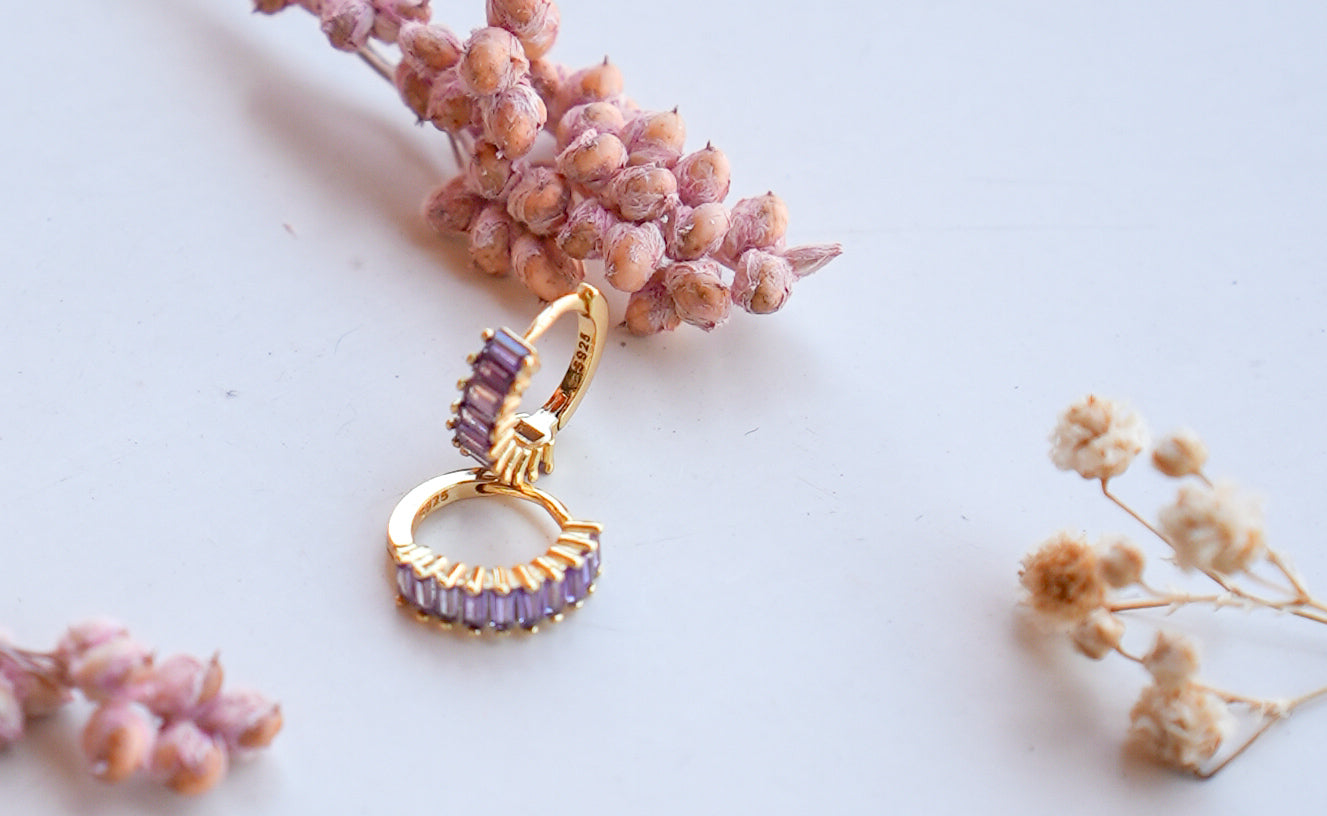 Pendientes circonitas violeta