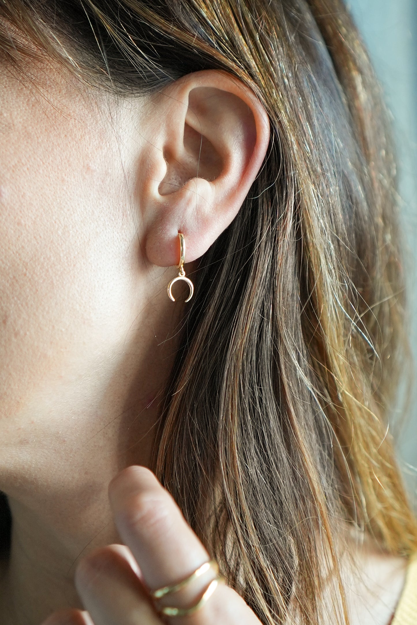 Pendientes luna creciente oro