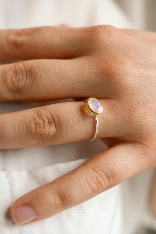 Anillo Amuleto Keops Piedra Luna